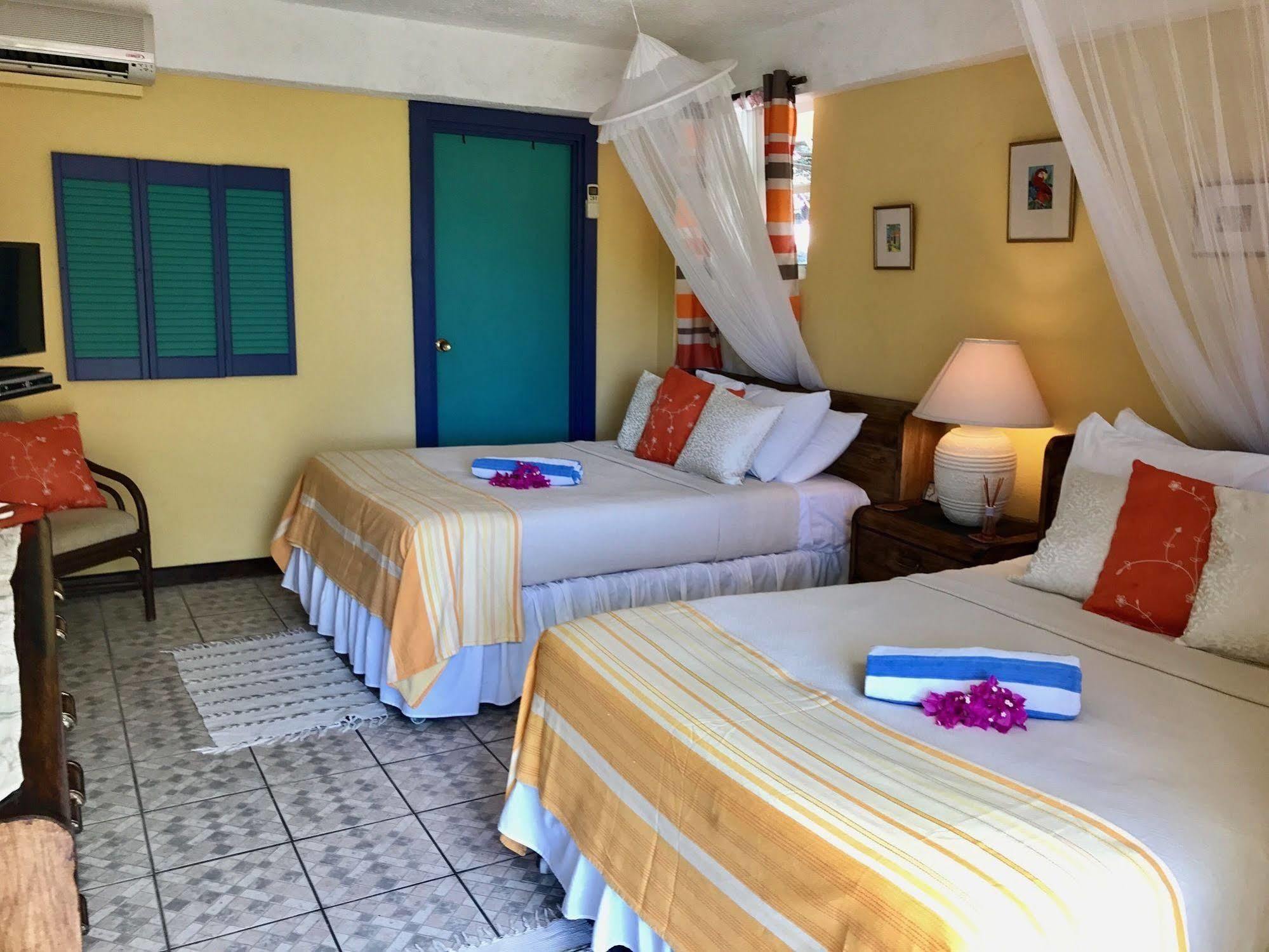 Villa Capri Cap Estate Extérieur photo