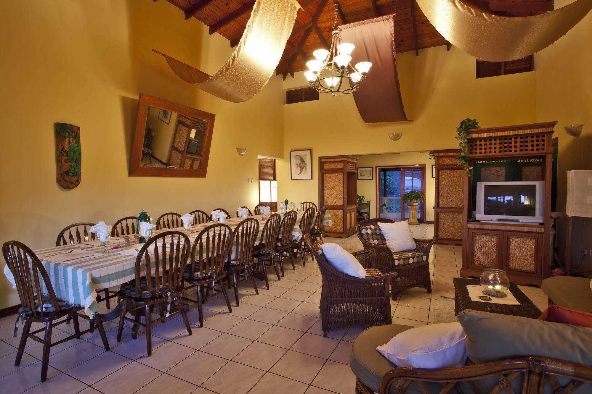 Villa Capri Cap Estate Extérieur photo
